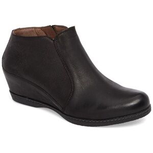 Dansko Luanna Wedge Booties Black Leather SZ 37